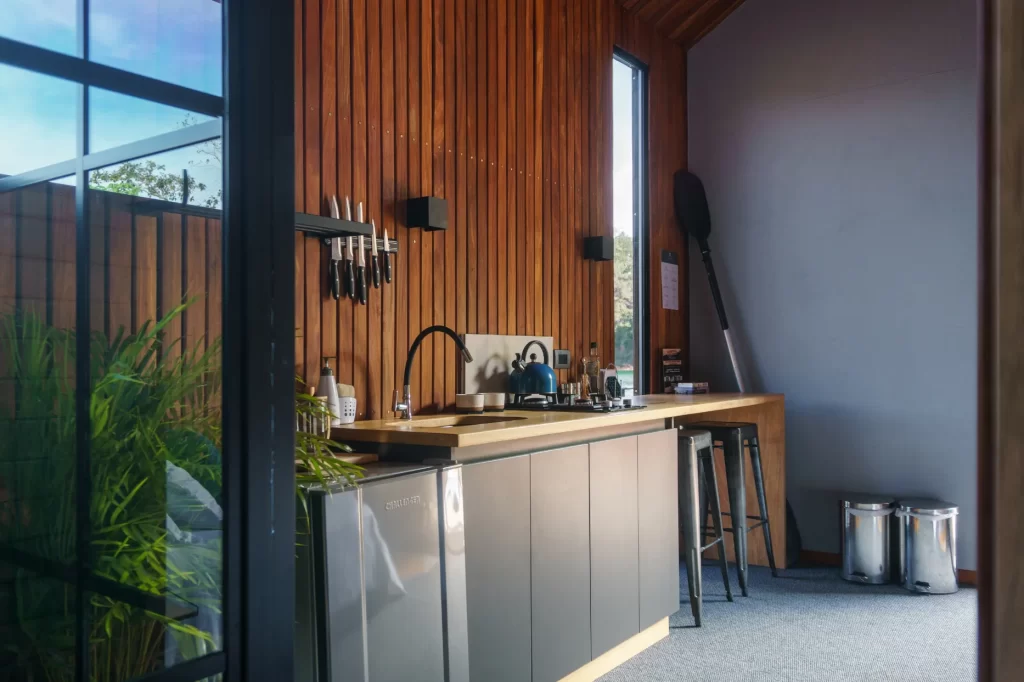 ontario-laneway-suite-renovation-1024×682